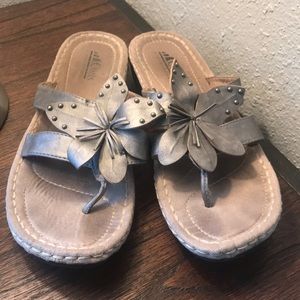 Silver flower Cliffs sandals